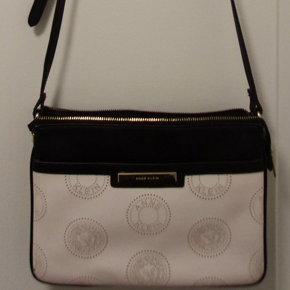 ANNE KLEIN BLACK AND CREAM FAUX LEATHER CROSSBODY PURSE, Like New Crossbody Bag - Picture 12 of 12